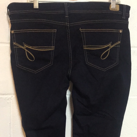 Jordache Skinny Jeans - Picture 4 of 6